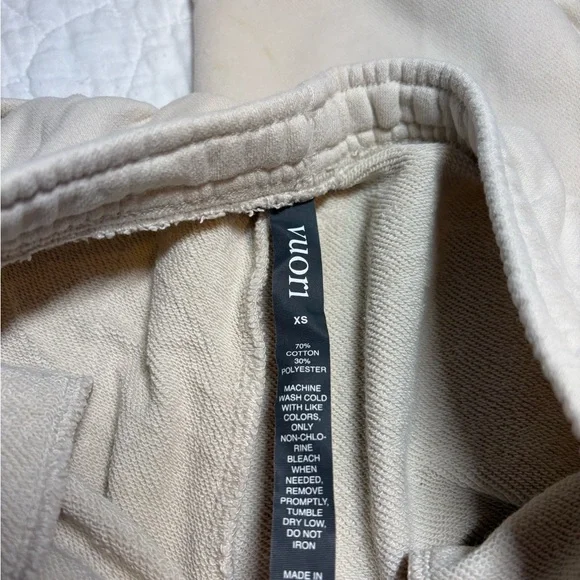 Vuori Joggers in cream - Picture 3 of 4